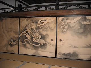 美しい龍が描かれた襖絵(通常は非公開)