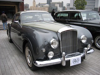 中島社長のベントレー・前部