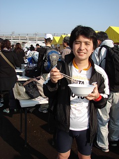 ゴール後、すぐに駆けつけたラーメンコーナー(笑)