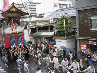 祇園祭 山鉾巡行 鉾が見えてきました