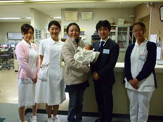 退院の挨拶で、産婦人科の看護婦さんたちと