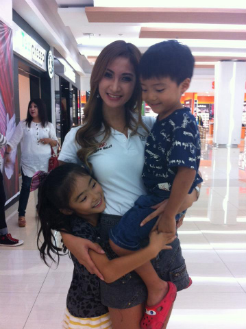 子どもたちはスタート前に「先生、がんばって」の応援を