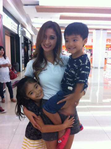 子どもたちはスタート前に「先生、がんばって」の応援を