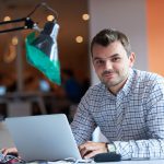 就職か起業か｜就活と独立を悩んだ青年から「起業しました」の連絡！