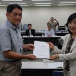 新宿区産業振興基本条例に関する懇談会(第9回)条例素案と提言書を区長に提出！