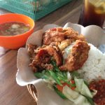 バリ島グルメ｜ワルン(大衆食堂)で名物「ナシチャンプル」を味わう！