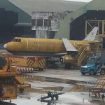 ホーチミンの空港で見つけた謎のハリボテ飛行機