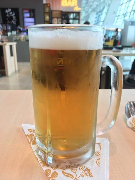 ジャカルタ スカルノハッタ空港 Two Tigers 和食 ビール